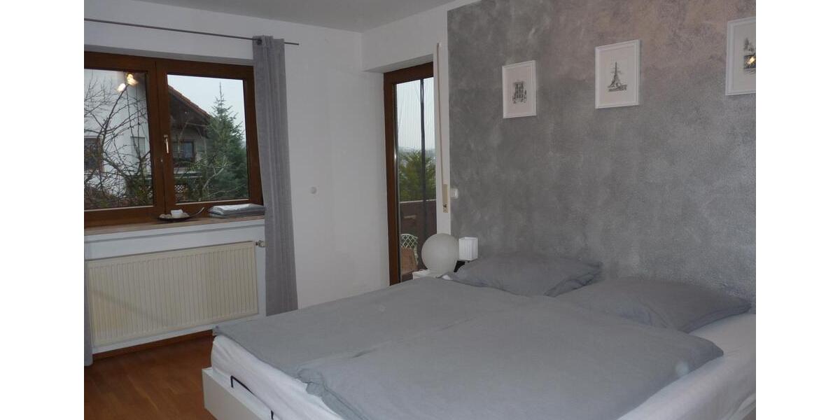 Etagenwohnung Mengkofen - 3 Zimmer, 130 m&sup2;, 1.080&euro; | Angebot:24817912