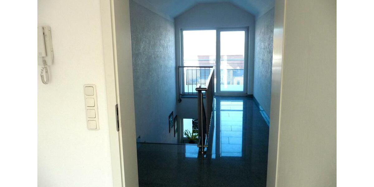 Dachgeschoßwohnung Niederaula - 2.5 Zimmer, 75 m&sup2;, 568&euro; | Angebot:26150179