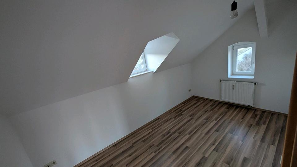 Dachgeschoßwohnung Königstein - 3 Zimmer, 95 m&sup2;, 990&euro; | Angebot:25340937