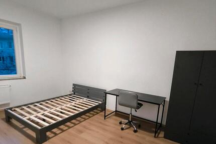 Wohnung Essen Stadtbezirk V - 1 Zimmer, 80 m&sup2;, 385&euro; | Angebot:24720306