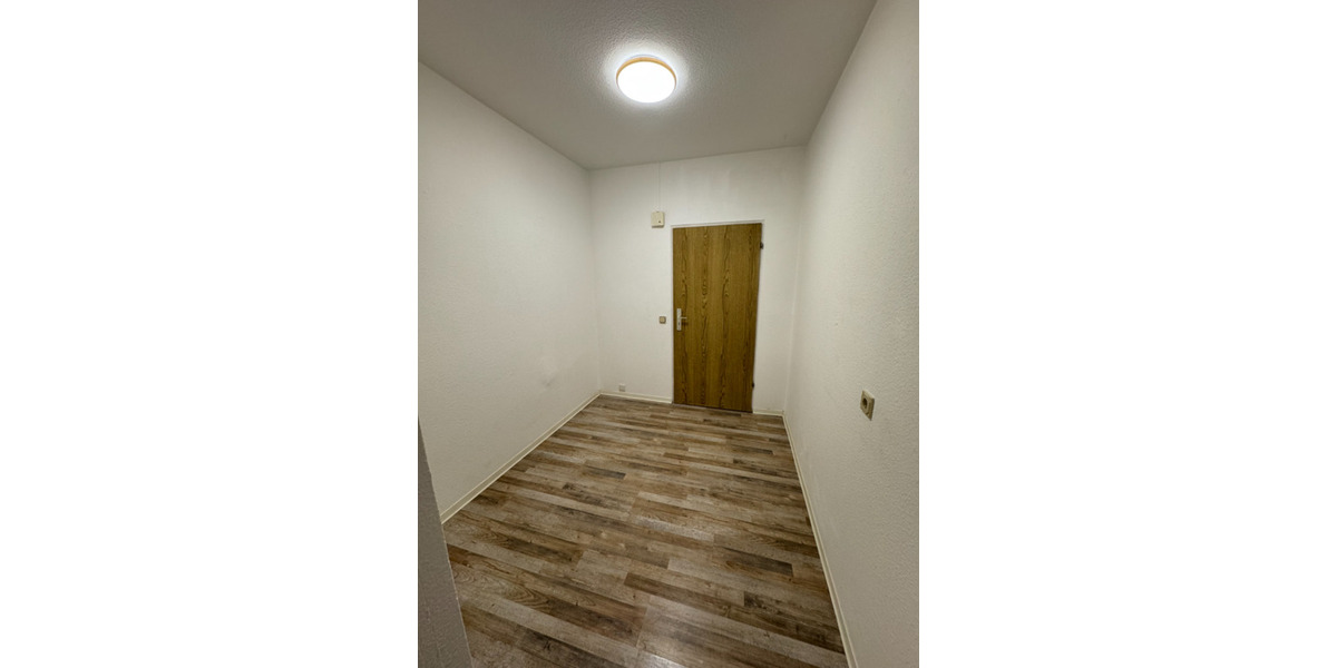 Wohnen auf Zeit Neubrandenburg - 1 Zimmer, 150 m&sup2;, 365&euro; | Angebot:25137078