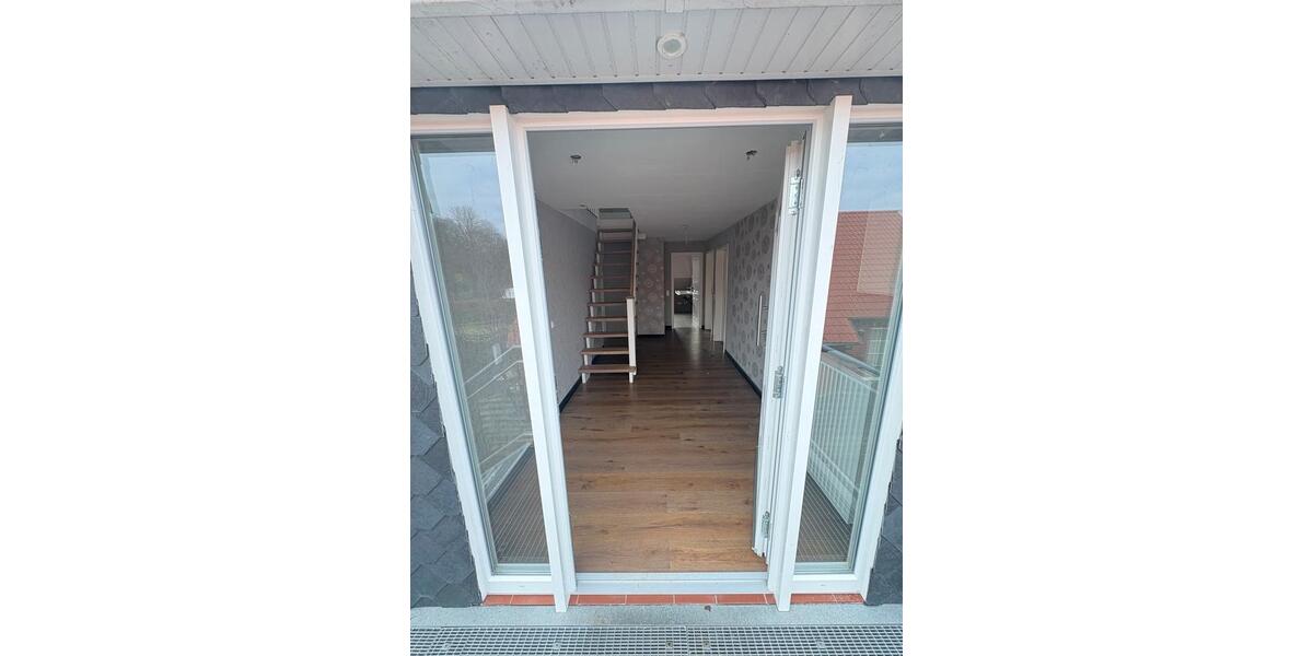 Dachgeschoßwohnung Hage - 3 Zimmer, 80 m&sup2;, 1.100&euro; | Angebot:25161225