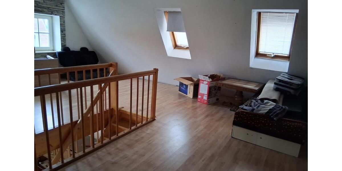 Schöne 4 Zimmer DG-Wohnung zur Miete zimmer