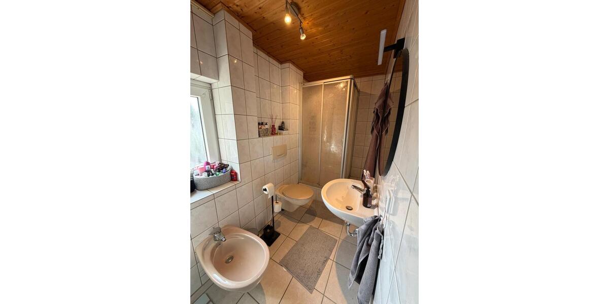 Etagenwohnung Oerlinghausen - 2 Zimmer, 80 m&sup2;, 900&euro; | Angebot:26603570