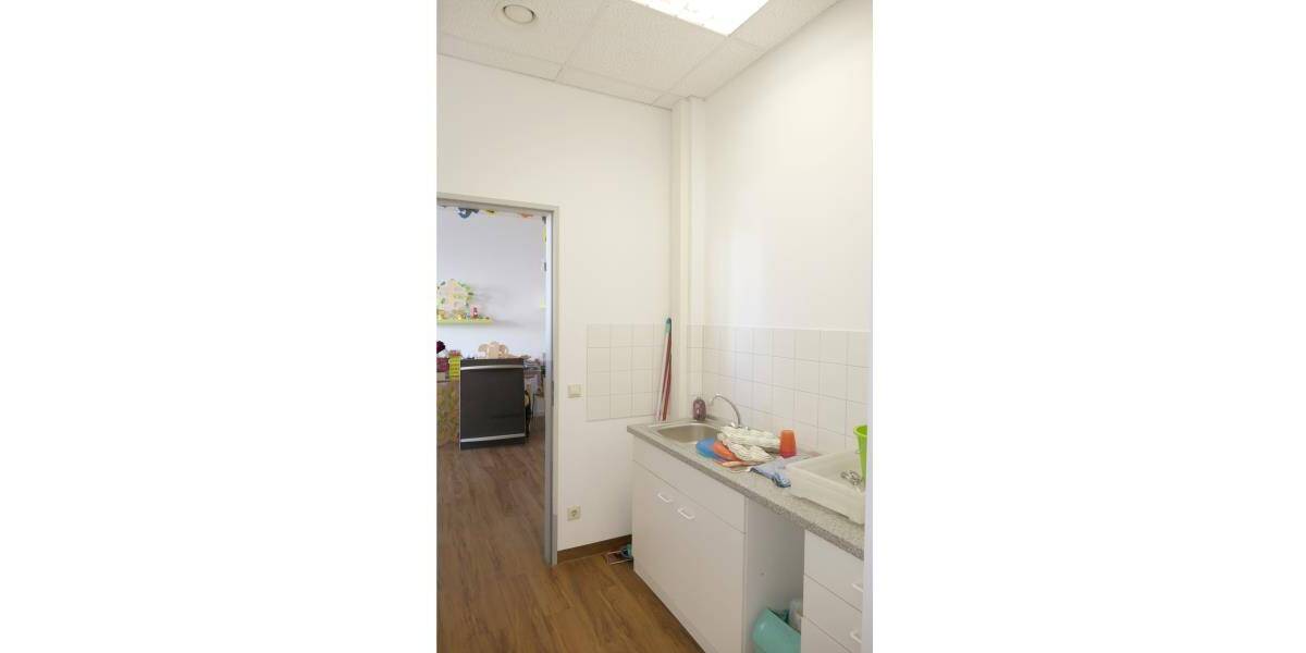 Gewerbeobjekt Nürnberg Wetzendorf - 6 Zimmer, 182 m&sup2;, 2.200&euro; | Angebot:25799116