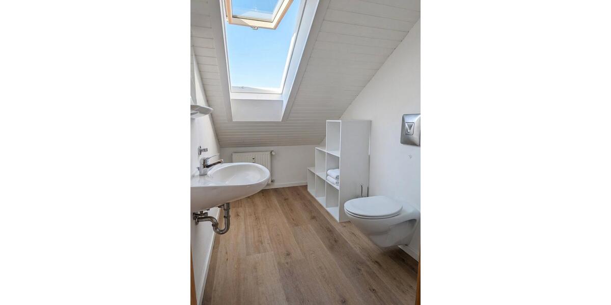 Dachgeschoßwohnung Wenzenbach - 4 Zimmer, 89 m&sup2;, 990&euro; | Angebot:26284468