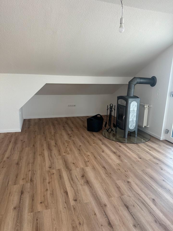 Renovierte Dachgeschoss Wohnung 2,5 Zimmer in Bensheim Fehlheim