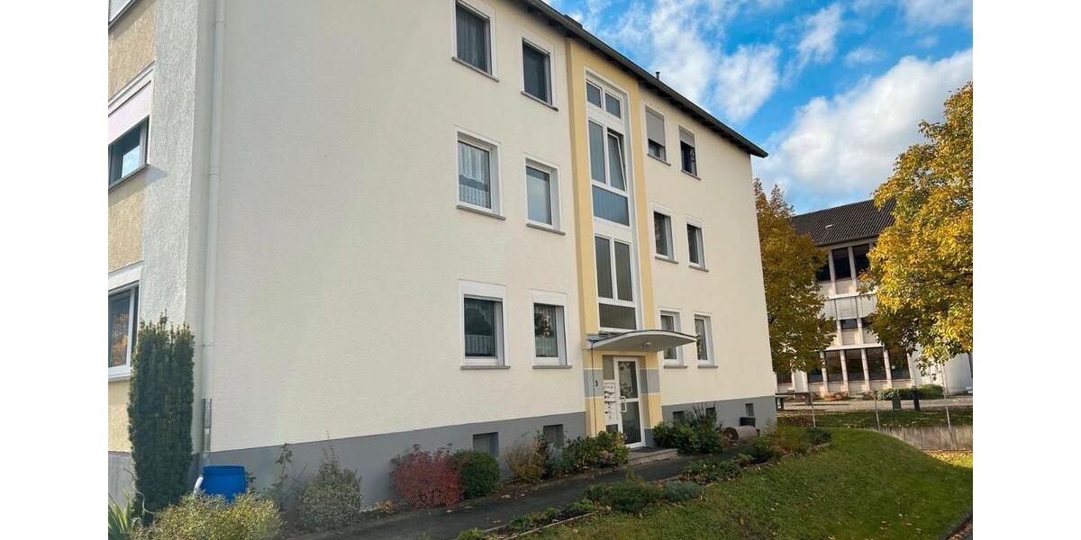 Helle 2-Zimmer-Wohnung im 2. OG rechts – ca. 60m² – zentrale Lage 2 zimmer