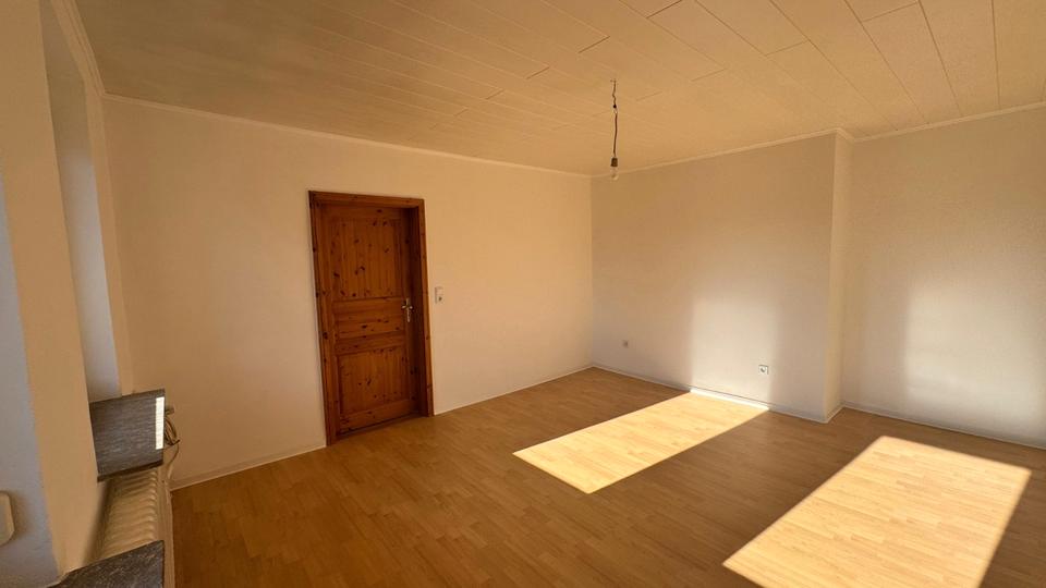Etagenwohnung Ahnatal - 3 Zimmer, 74 m&sup2;, 675&euro; | Angebot:26586428