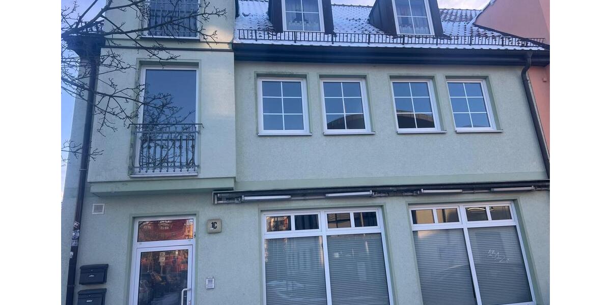 Schöne große 4-Raumwohnung mit Einbauküche 4 zimmer