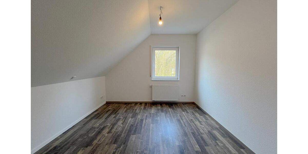 Dachgeschoßwohnung Edewecht - 2 Zimmer, 60 m&sup2;, 680&euro; | Angebot:26663657