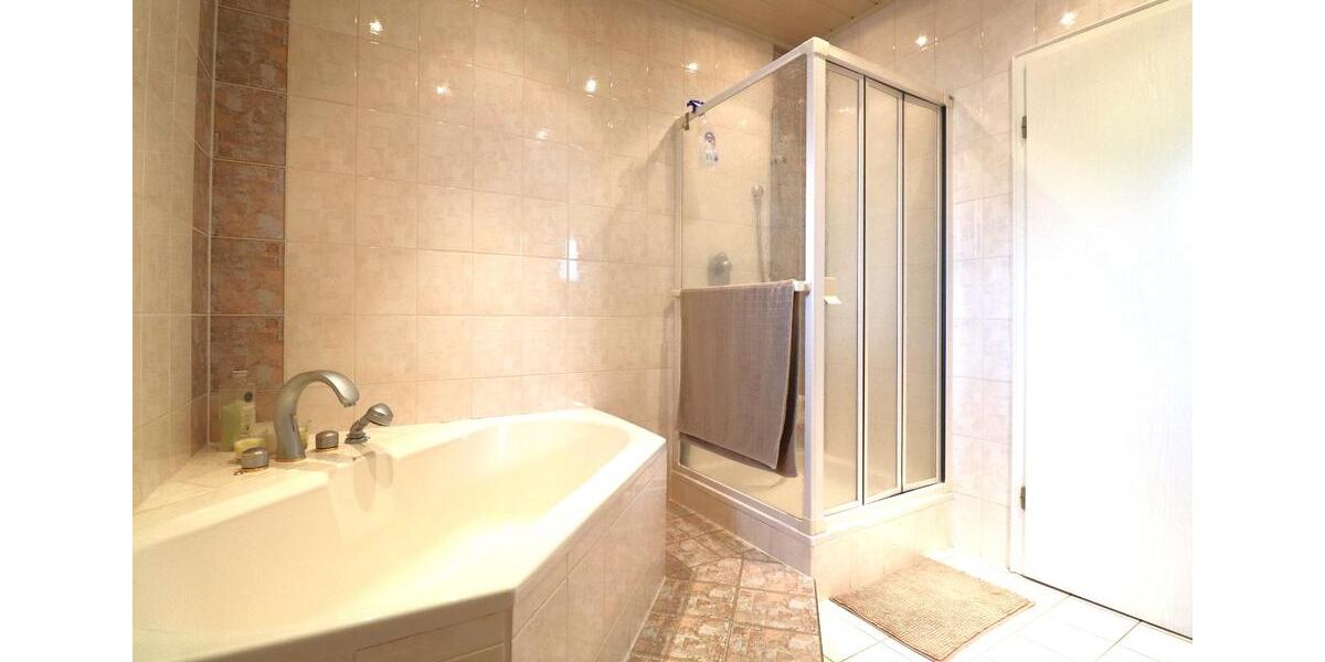 Einfamilienhaus Schwabach - 5 Zimmer, 220 m&sup2;, 2.700&euro; | Angebot:26232015