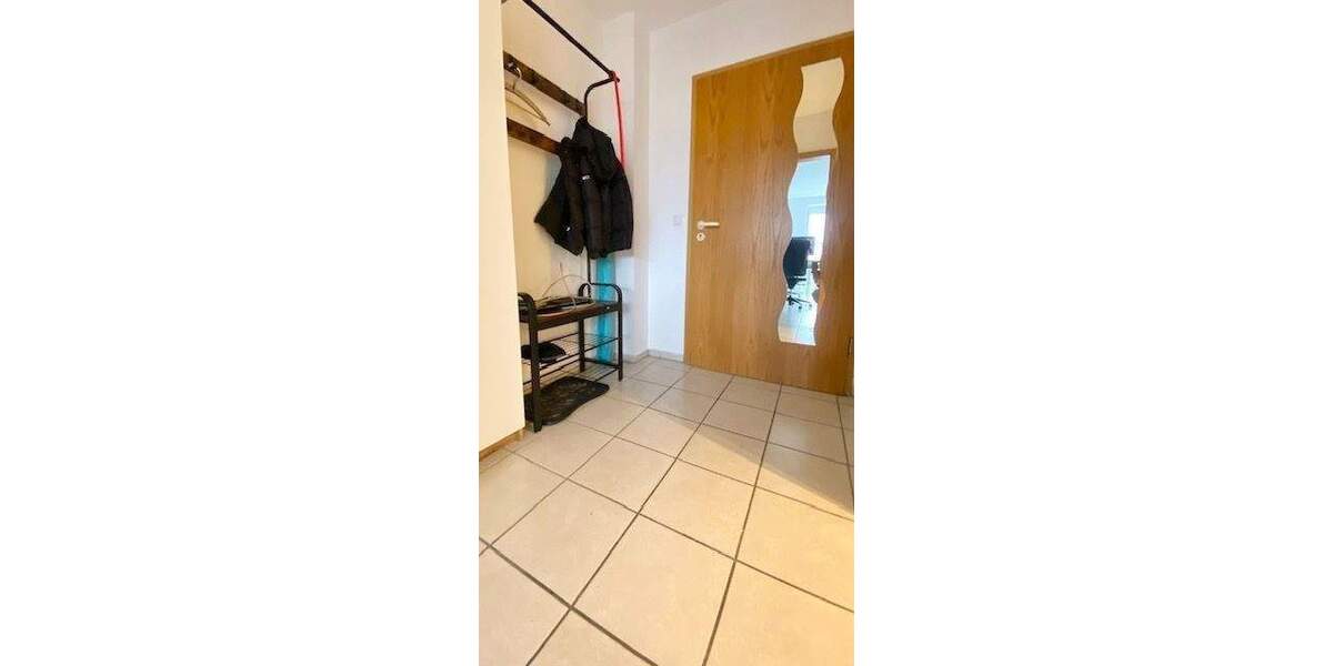 Helles, ruhiges Büro mit Balkon & TG-Stellplatz in Laufen. 1 zimmer