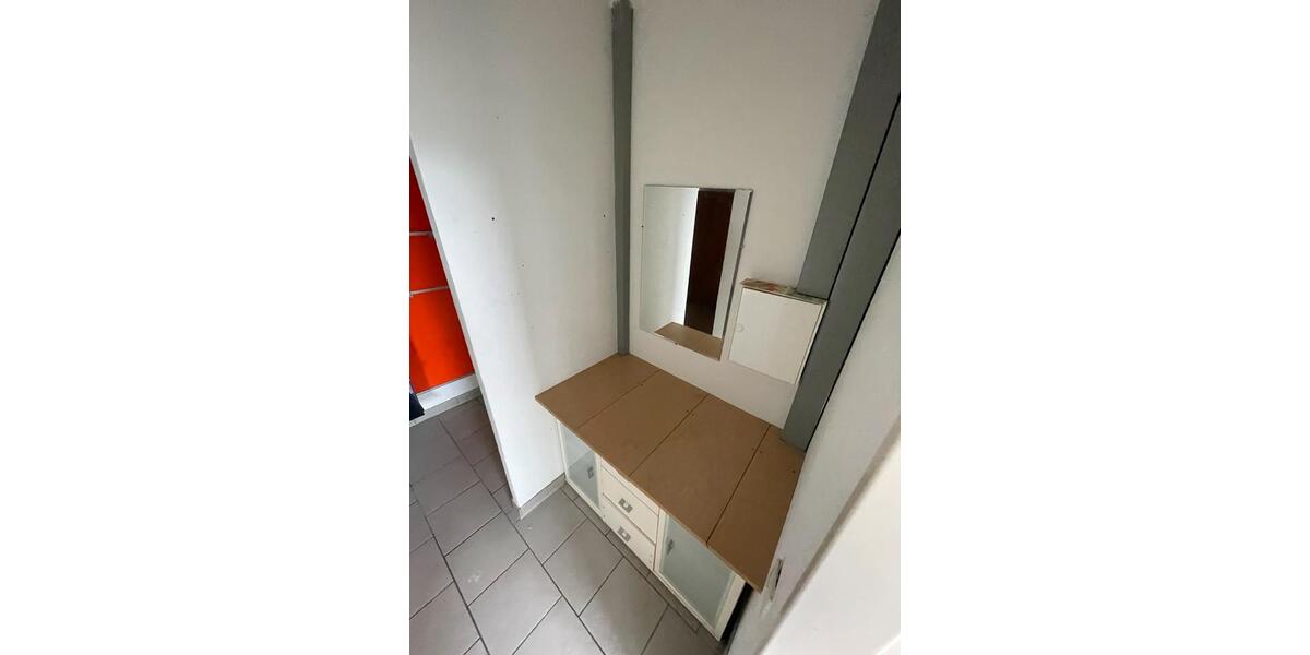 Etagenwohnung Mönchengladbach Süd - 1 Zimmer, 66 m&sup2;, 500&euro; | Angebot:26698733