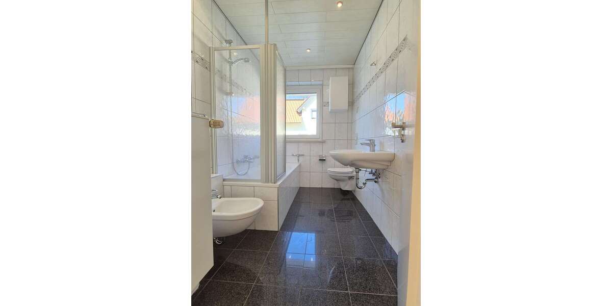 Etagenwohnung Ergolding - 3 Zimmer, 73 m&sup2;, 1.080&euro; | Angebot:25941400