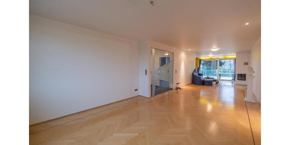 Etagenwohnung Bremen Neustadt - 4 Zimmer, 212 m&sup2;, 3.500&euro; | Angebot:24710225