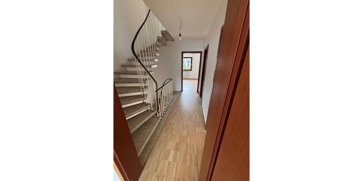 Reihenhaus Nürnberg Holzheim - 6 Zimmer, 120 m&sup2;, 1.700&euro; | Angebot:26048184