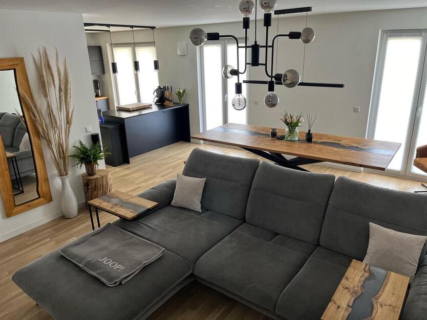 4-Zimmer Wohnung mit Terrasse+Garten