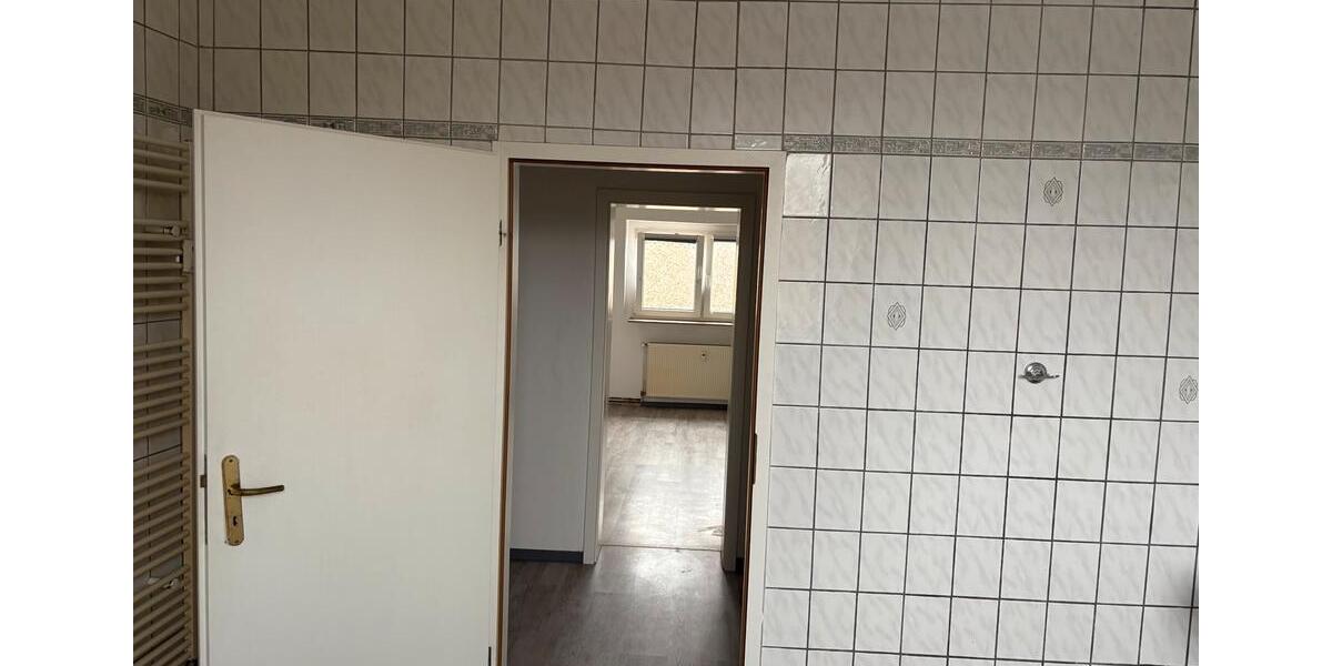 Dachgeschoßwohnung Duisburg Duisburg-Mitte - 3 Zimmer, 90 m&sup2;, 1.100&euro; | Angebot:24963310