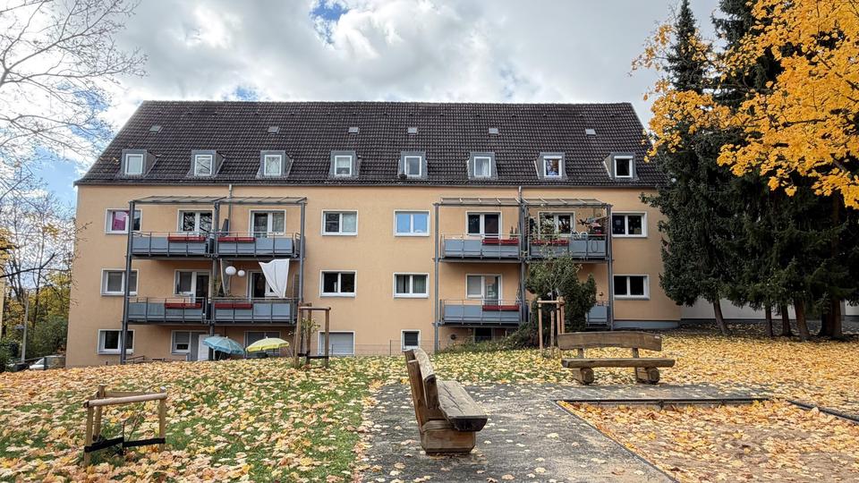 Dachgeschoßwohnung Nürnberg Erlenstegen - 4 Zimmer, 89 m&sup2;, 1.250&euro; | Angebot:24840827