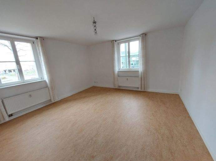 Etagenwohnung Dessau-Roßlau Innenstadt - 2 Zimmer, 69 m&sup2;, 497&euro; | Angebot:26672262