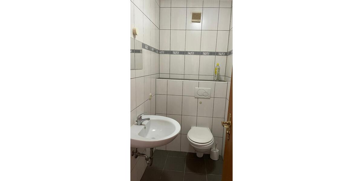 Reihenhaus Kitzingen - 5 Zimmer, 174 m&sup2;, 1.250&euro; | Angebot:26237536