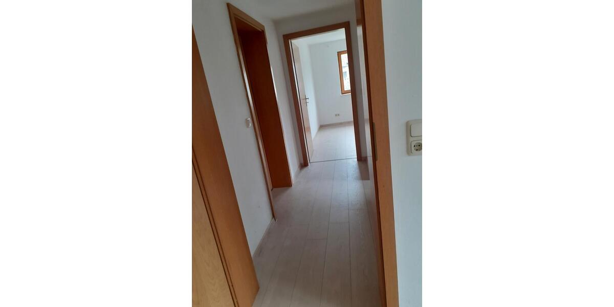 Etagenwohnung Wehretal - 3 Zimmer, 93 m&sup2;, 450&euro; | Angebot:26034187