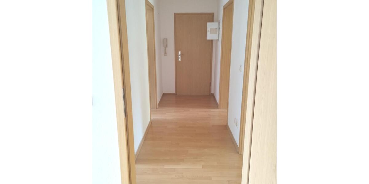 Etagenwohnung Waldheim - 3 Zimmer, 65 m&sup2;, 339&euro; | Angebot:23701180