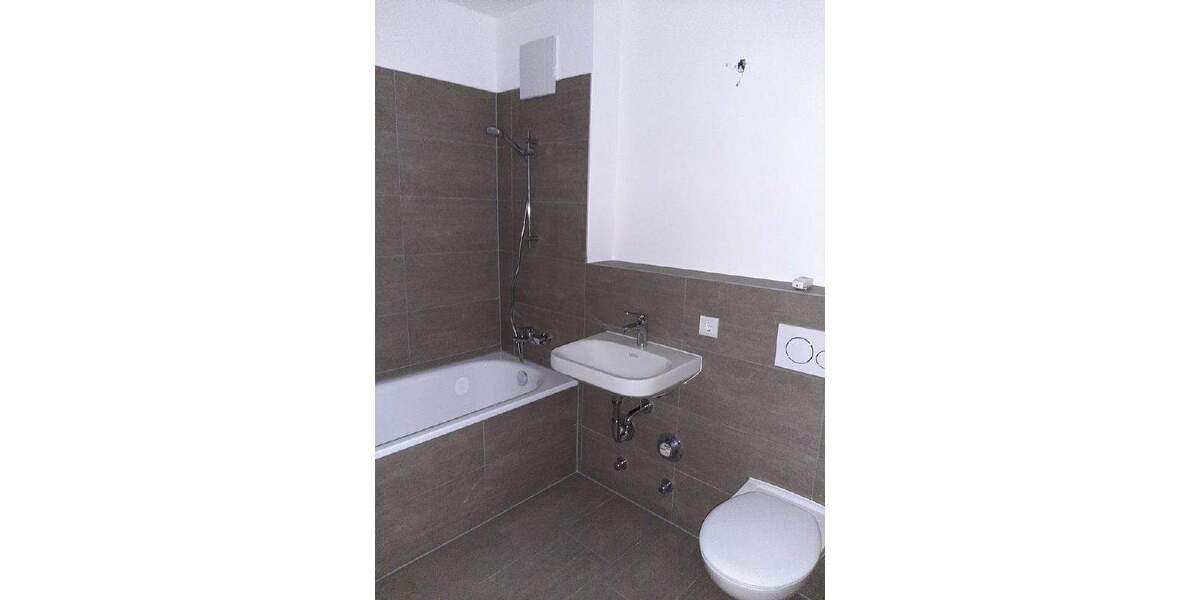 Etagenwohnung Dresden Mickten - 2 Zimmer, 61 m&sup2;, 672&euro; | Angebot:26228353