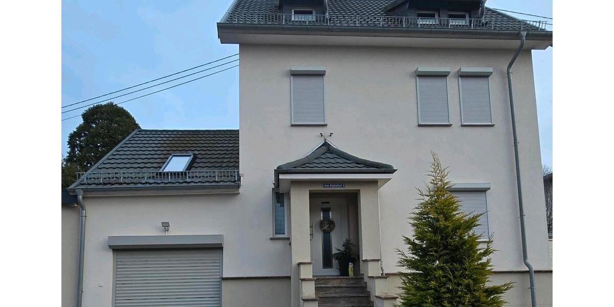 Einfamilienhaus Hundsangen - 6 Zimmer, 240 m&sup2;, 1.800&euro; | Angebot:25064673