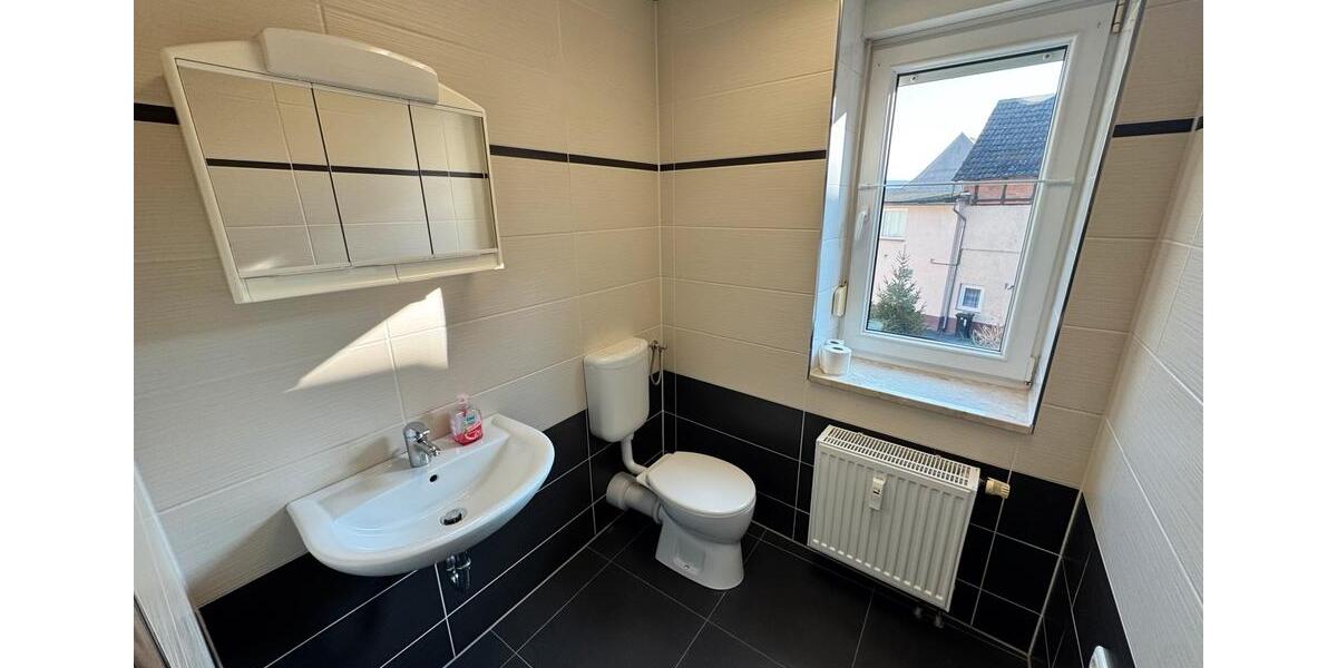 Etagenwohnung Arnstein - 3 Zimmer, 70 m&sup2;, 350&euro; | Angebot:25403587