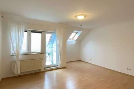 Wohnung zum Mieten in Naumburg 270 € 36.88 m² 1 zimmer