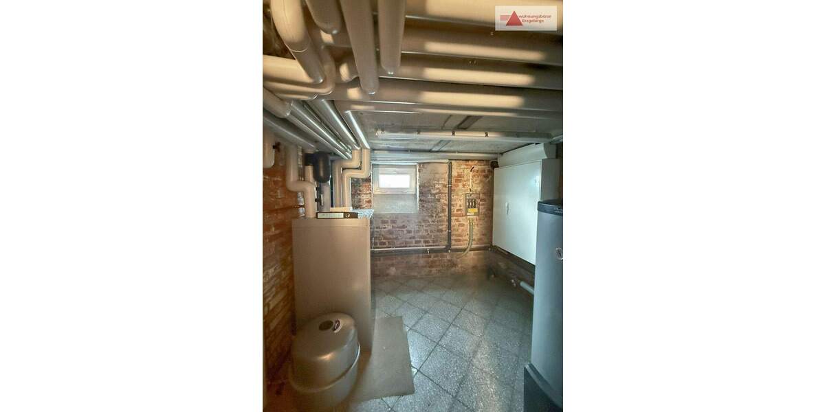 Erstbezug nach Ausbau: Stilvolle, möblierte Doppelhaushälfte mit Kamin, Garten & Carport in Chemnitz 4 zimmer