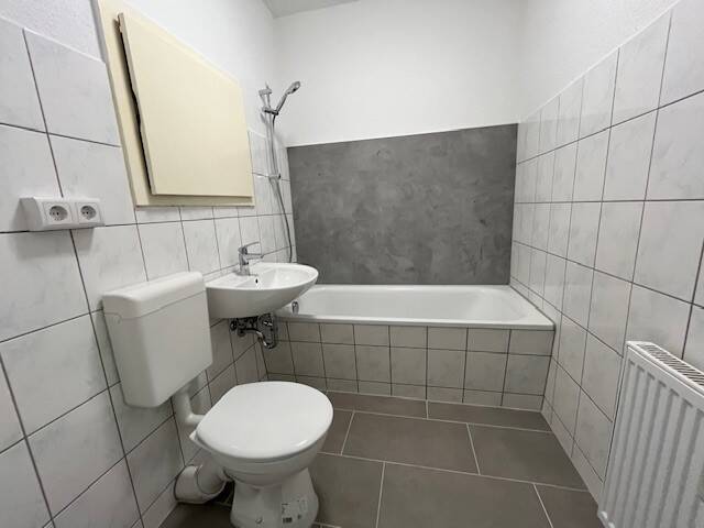 Etagenwohnung Zwickau Neuplanitz - 4 Zimmer, 85 m&sup2;, 550&euro; | Angebot:26788205