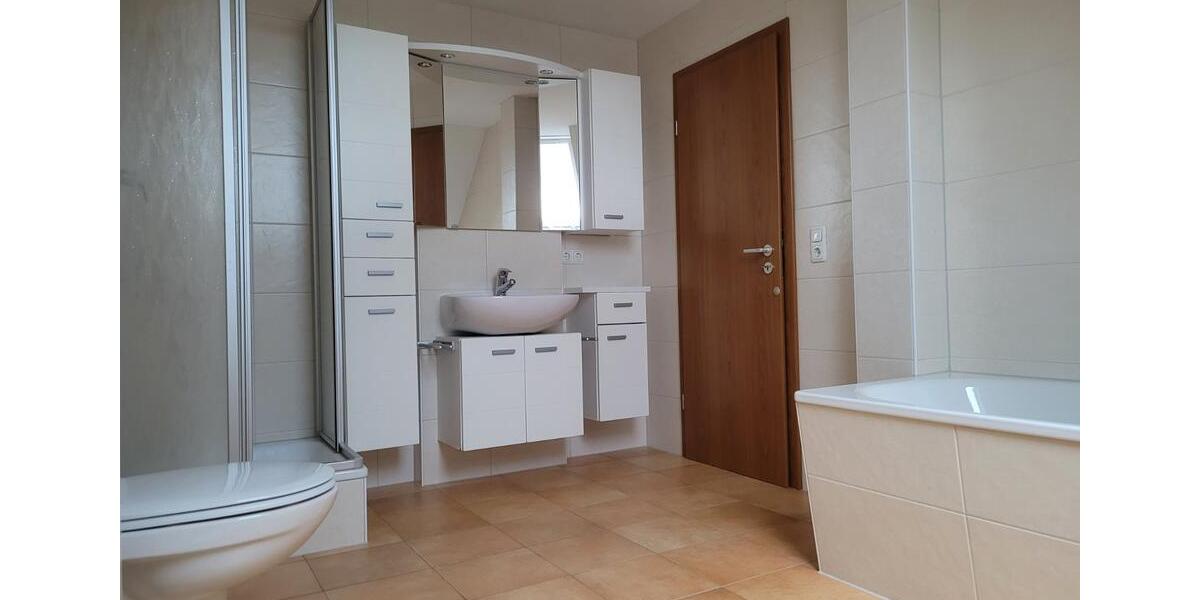 Dachgeschoßwohnung Schwarza - 1 Zimmer, 80 m&sup2;, 750&euro; | Angebot:25444064