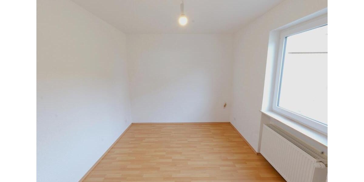 Frisch renovierte 3,5-Zimmer-EG-Wohnung mit Terrasse, Gartenanteil & Garage in Alzenau-Hörstein 3 zimmer