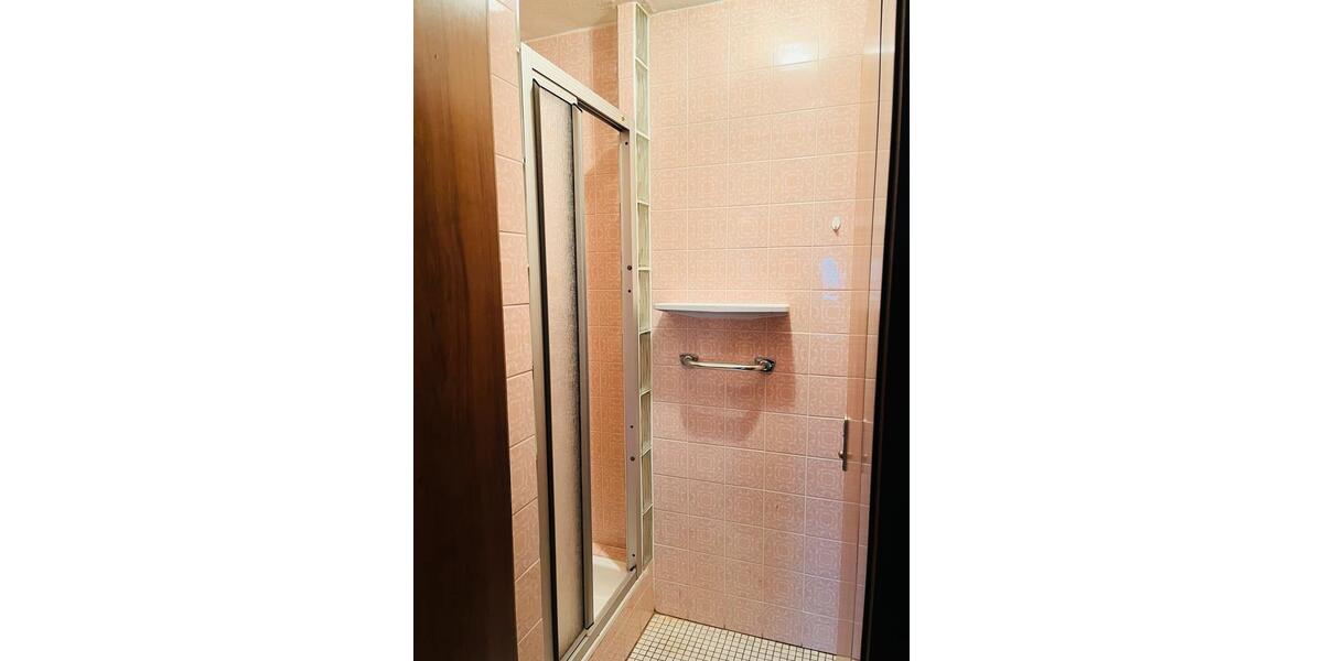 Einfamilienhaus Fridolfing - 7 Zimmer, 200 m&sup2;, 1.400&euro; | Angebot:24666955