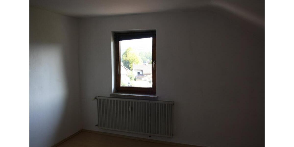 Dachgeschoßwohnung Patersdorf - 5 Zimmer, 140 m&sup2;, 770&euro; | Angebot:24495165