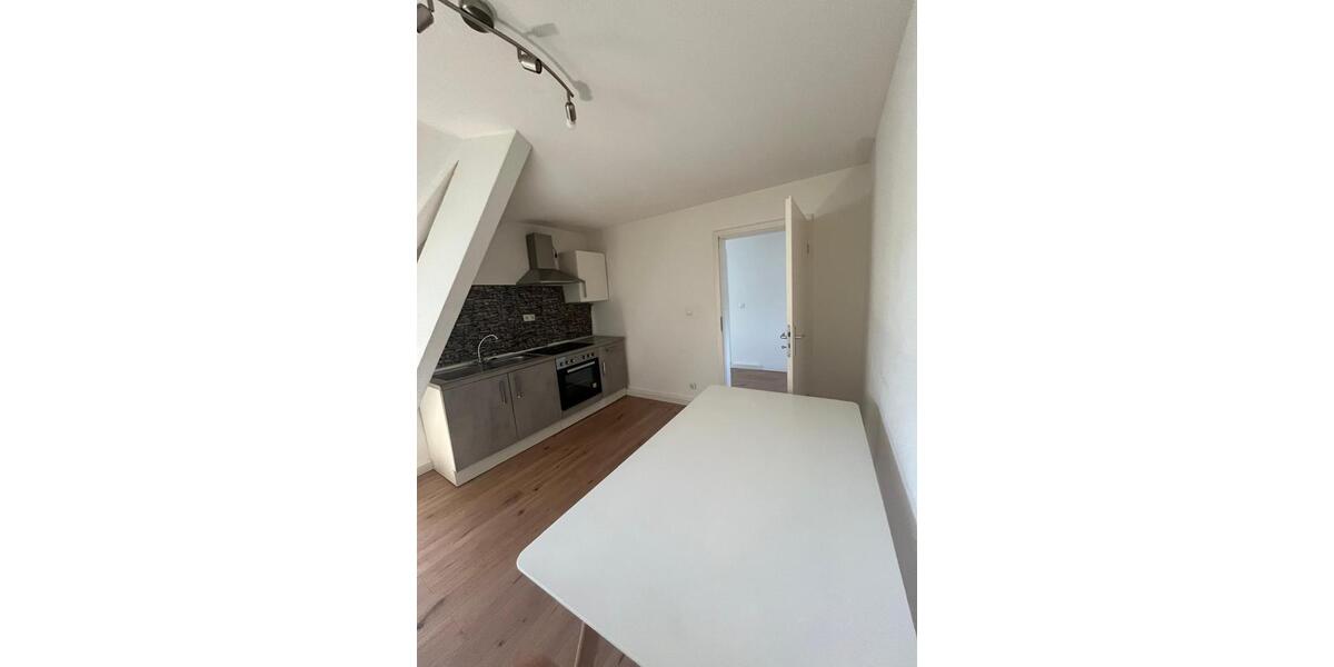 Dachgeschoßwohnung Worms - 2 Zimmer, 67 m&sup2;, 695&euro; | Angebot:25052142