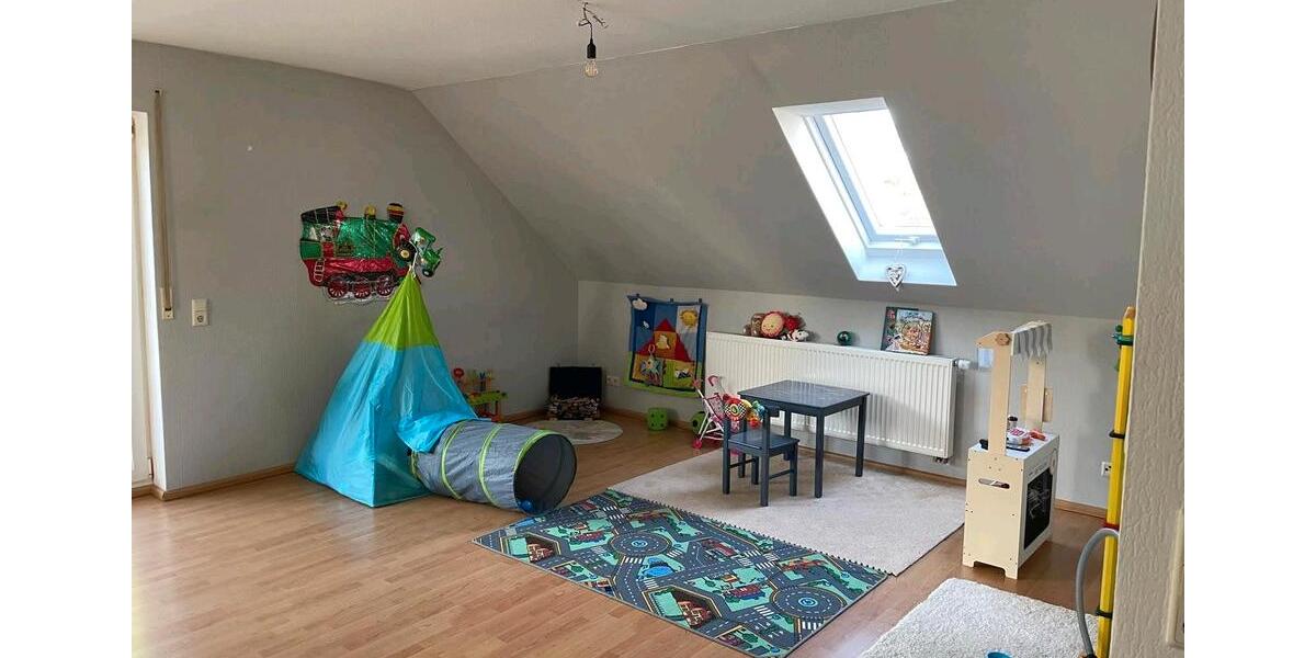 Dachgeschoßwohnung Eisfeld - 3 Zimmer, 69 m&sup2;, 550&euro; | Angebot:24654853