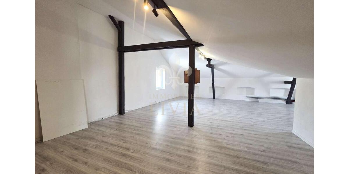 Etagenwohnung Saarbrücken Dudweiler - 5 Zimmer, 227 m&sup2;, 1.400&euro; | Angebot:25054278