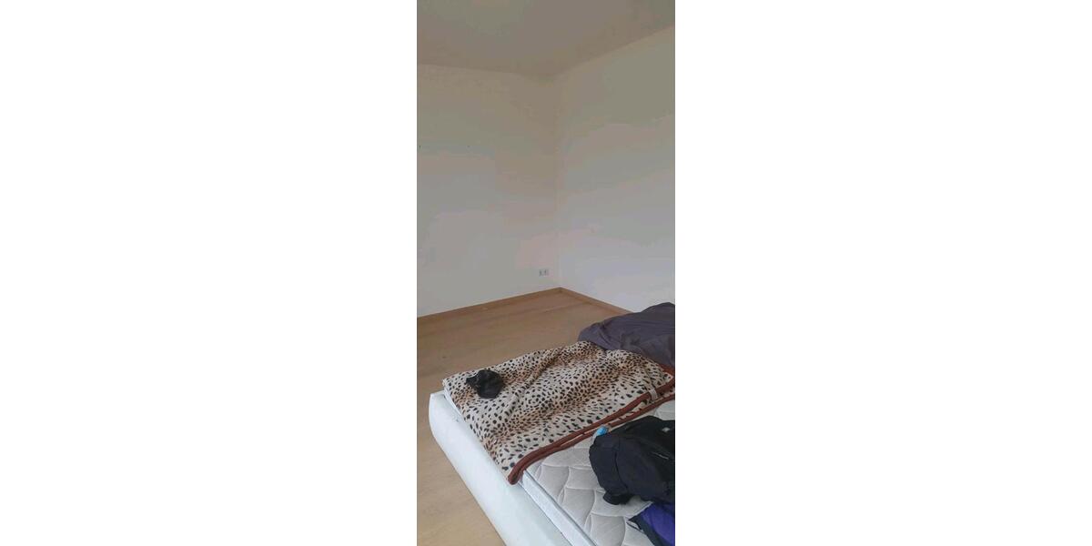 Erdgeschoßwohnung Gröditz - 3 Zimmer, 65 m&sup2;, 700&euro; | Angebot:25901705