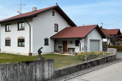 Haus Stötten am Auerberg - 5 Zimmer, 156 m&sup2;, 1.670&euro; | Angebot:25640592