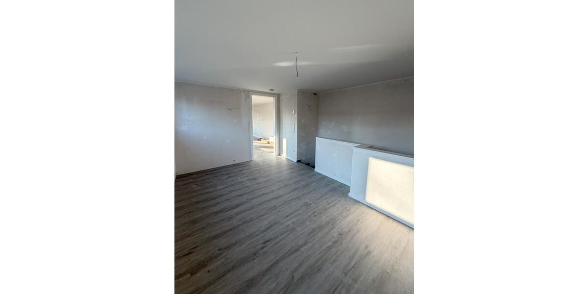 Dachgeschoßwohnung Gronau (Westfahlen) - 3 Zimmer, 92 m&sup2;, 1.330&euro; | Angebot:24149068