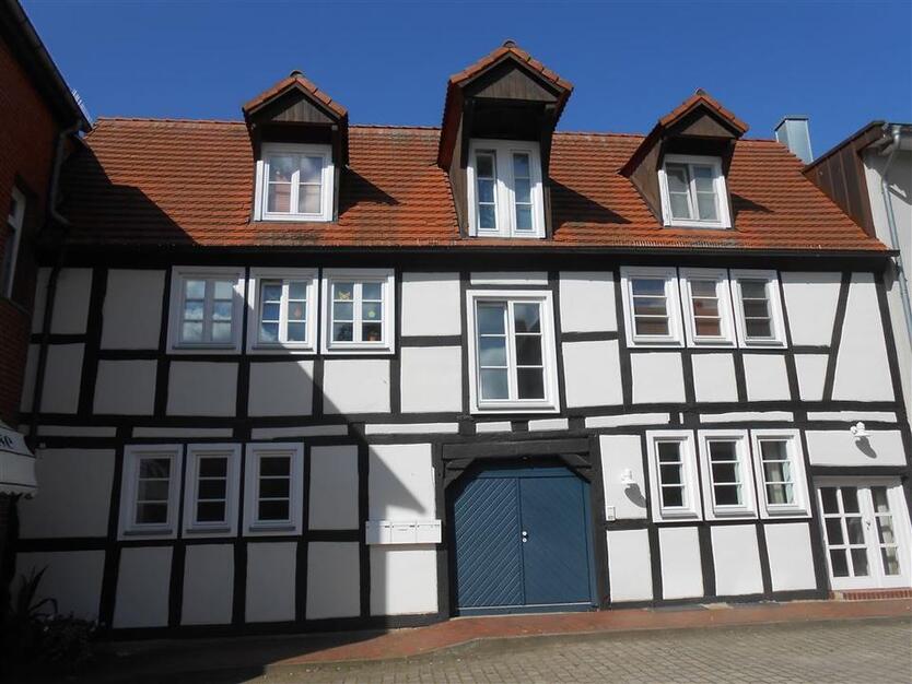 Maisonette Wohnung mit Einbauküche in der Güstrower Innenstadt zu vermieten!