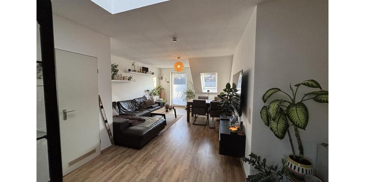 Dachgeschoßwohnung Bochum - 2.5 Zimmer, 65 m&sup2;, 371&euro; | Angebot:25175742