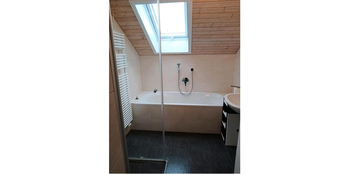 Dachgeschoßwohnung Warthausen - 4 Zimmer, 85 m&sup2;, 1.300&euro; | Angebot:26603201