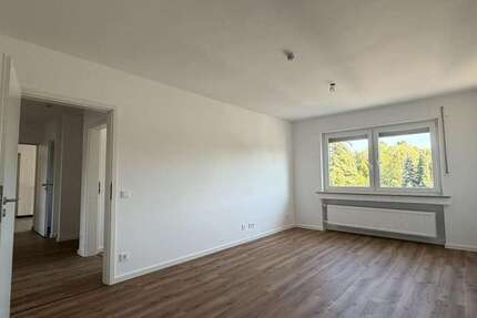 Wohnung Köln Weiden - 3 Zimmer, 95 m&sup2;, 1.520&euro; | Angebot:27275375
