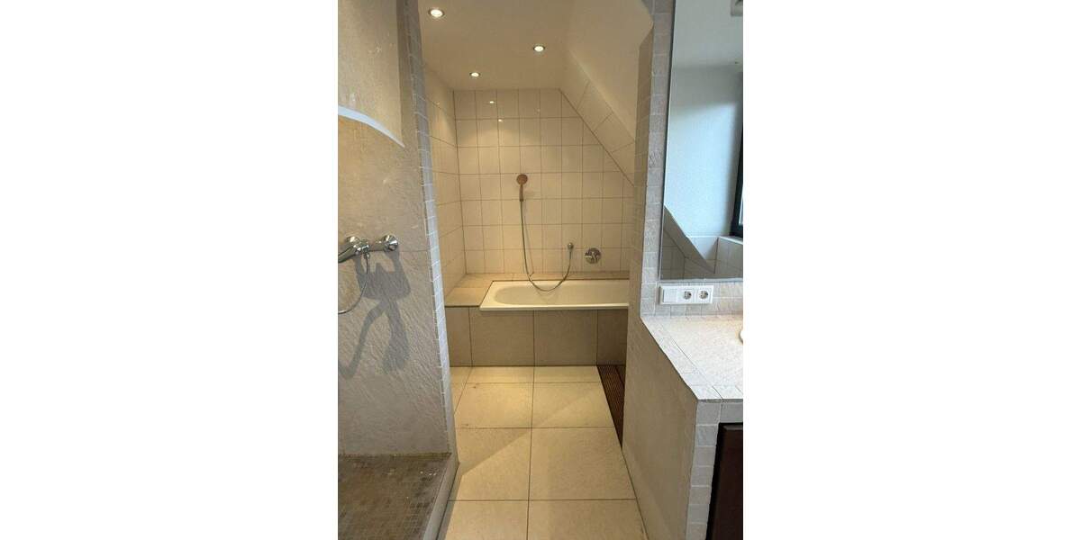 Etagenwohnung Detmold Innenstadt - 3 Zimmer, 91 m&sup2;, 950&euro; | Angebot:25819968