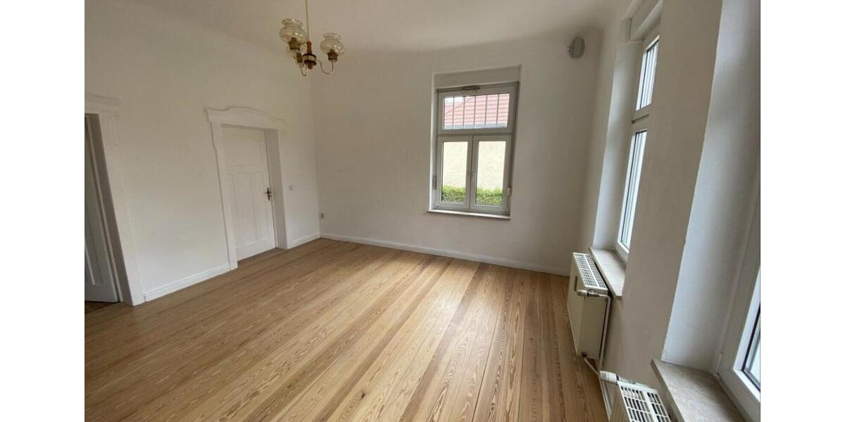 Hochparterre Apolda - 4 Zimmer, 160 m&sup2;, 1.450&euro; | Angebot:26026073